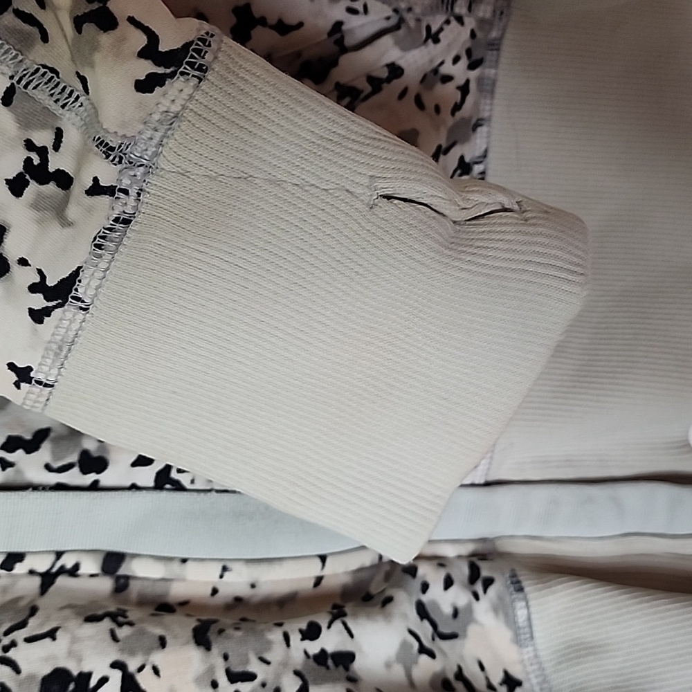 Lululemon Hoodie - After Asana - Picture 4 of 11